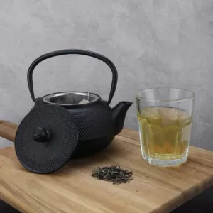 Mind Reader 3.75-Cup Black Japanese Style Cast Iron Tetsubin Tea Pot with Infuser