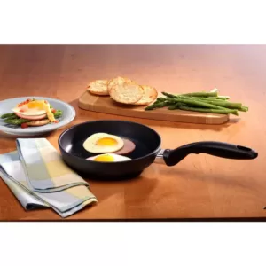 Swiss Diamond Classic Series 8 in. Cast Aluminum Nonstick Frying Pan in Gray with Glass Lid