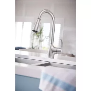 MOEN Kleo Single-Handle Pull-Down Sprayer Kitchen Faucet Power Clean in Spot Resist Stainless with Soap Dispenser