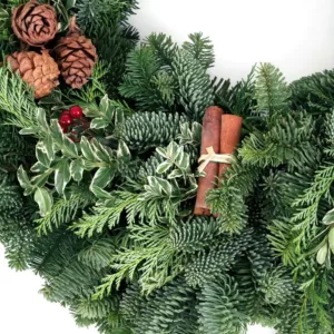 VAN ZYVERDEN 24 in. Live Fresh Cut Pacific Northwest Cinnamon Spice Christmas Wreath