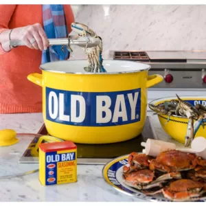 Golden Rabbit 15 in. Old Bay Enameled Steel Round Serving Tray