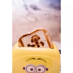 Uncanny Brands Minions Dave 2-Slice Yellow Toaster